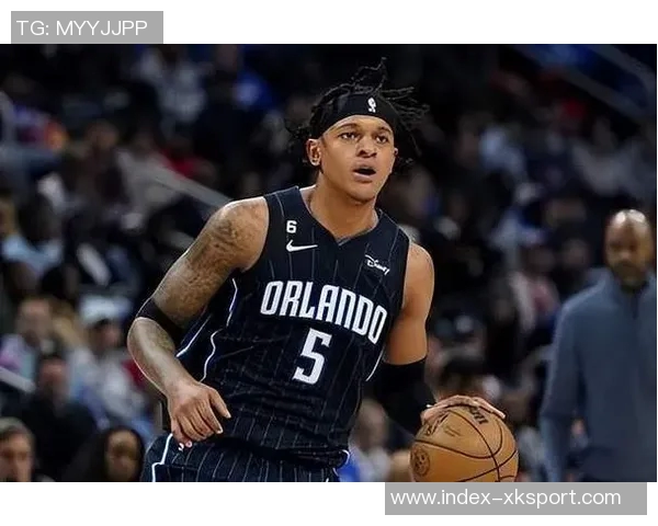 克莱状态低迷球队表现不佳今晚再次遭遇7中1困境引发深思 克莱状态低迷球队表现不佳今晚再次遭遇7中1困境引发深思