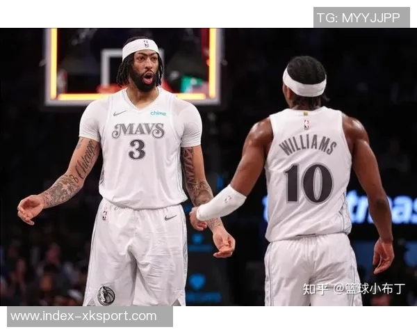 独行侠新阵容揭晓拉塞尔与克莱后场搭档浓眉出任四号位 独行侠新阵容揭晓拉塞尔与克莱后场搭档浓眉出任四号位