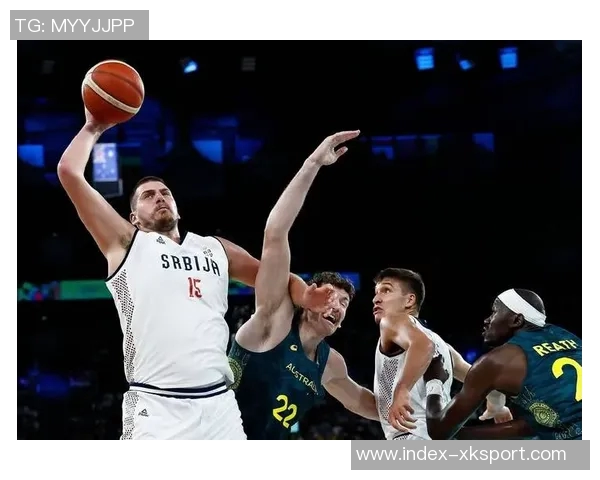 约基奇半场表现抢眼但失误频繁14分4板4助5次失误影响球队节奏